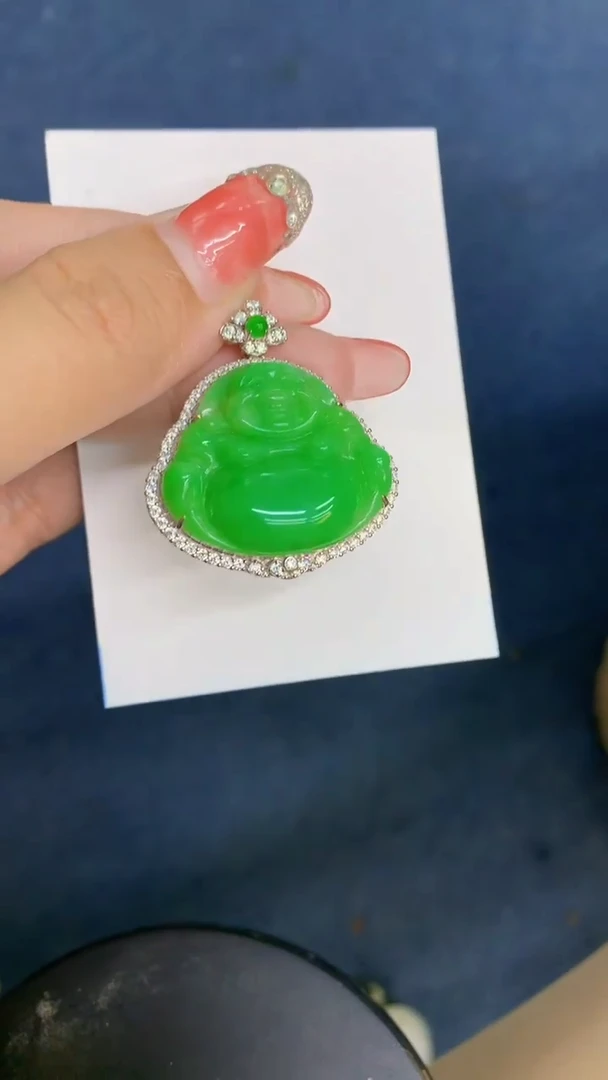 颈饰18K金镶嵌翡翠1