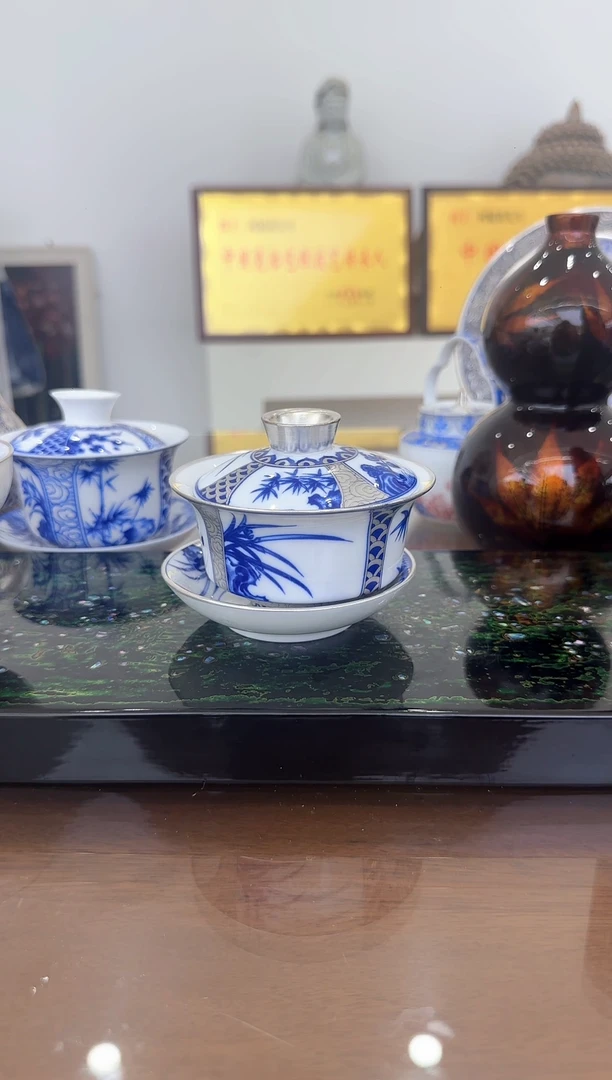 何赋森甄选——青花四君子三才盖碗
