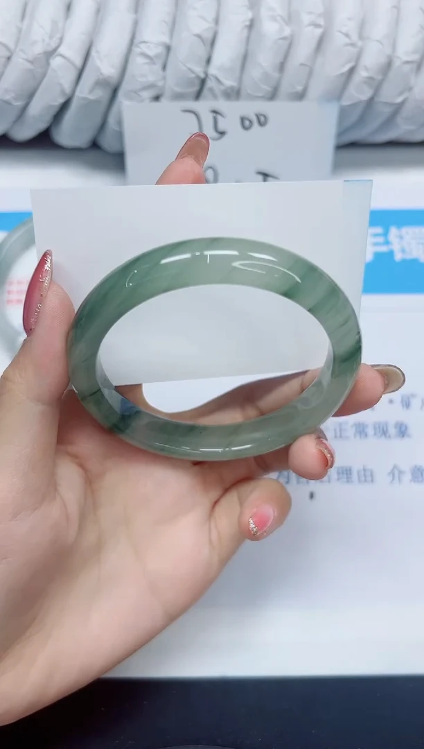 石英质玉手镯未镶嵌72/60