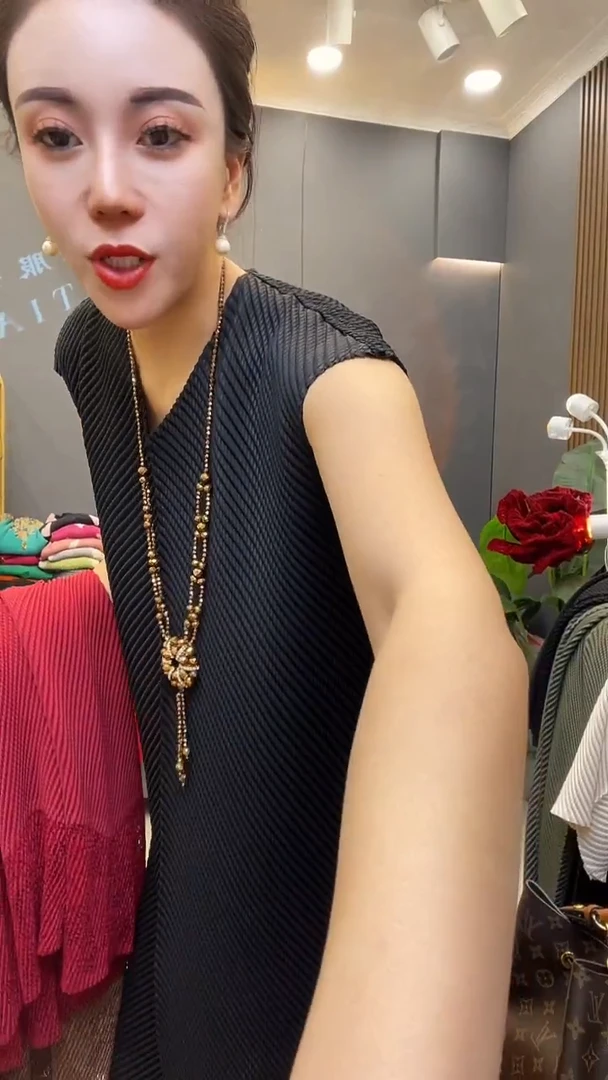 聚酯纤维（涤纶）黑色 裙