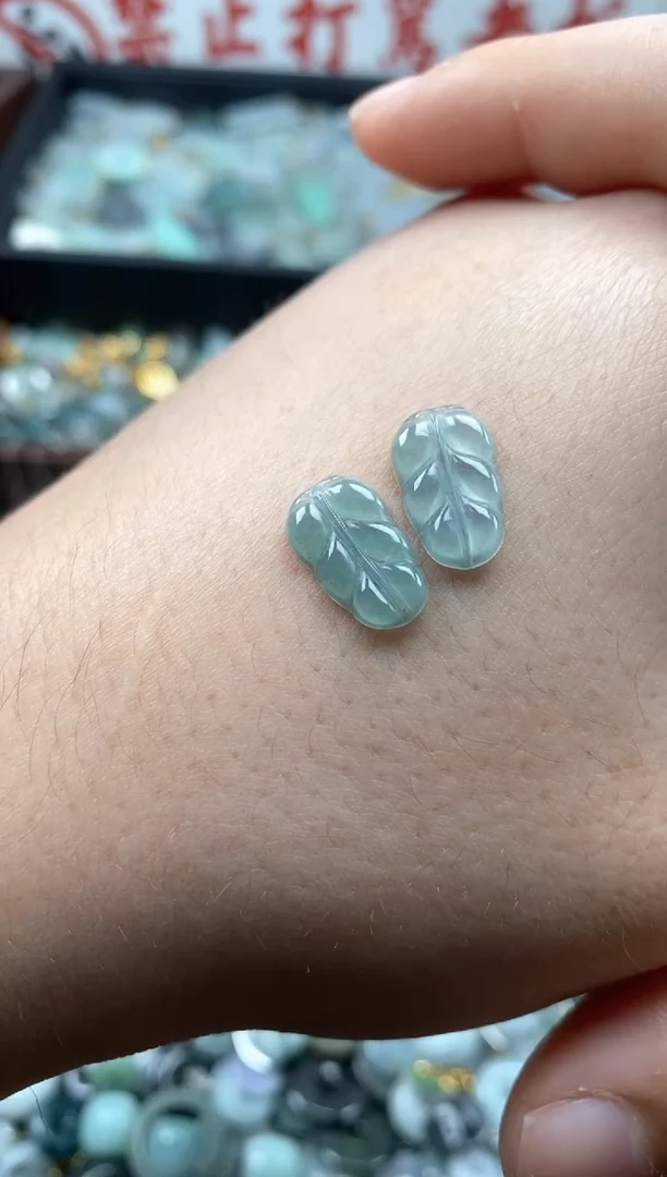 【闪购商品】翡翠颈饰未镶嵌哥哥