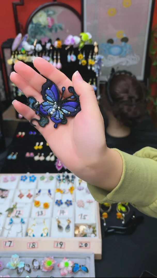 刺绣L**a非遗手工绒花饰品