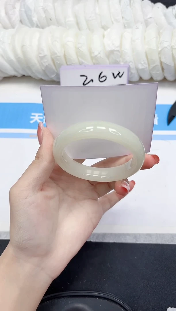 未镶嵌手镯石英质玉188-54-仪式感