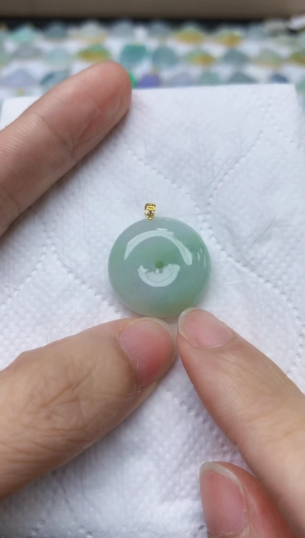 翡翠18K金镶嵌颈饰天然缅甸A货翡翠