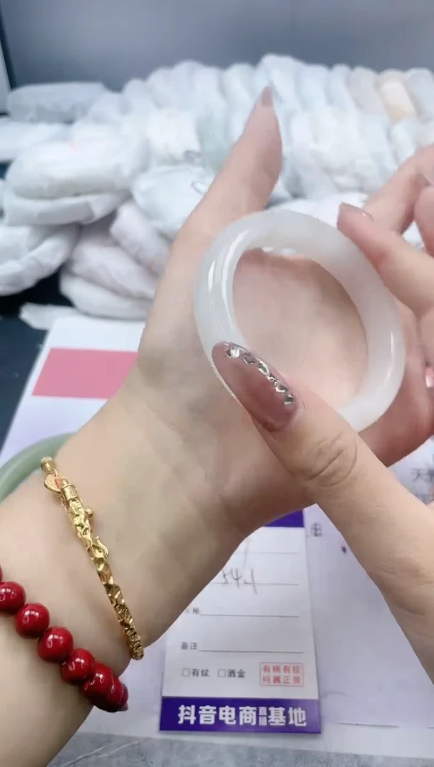 【闪购商品】石英质玉手镯未镶嵌207/54.1