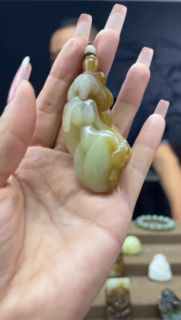 颈饰未镶嵌和田玉1