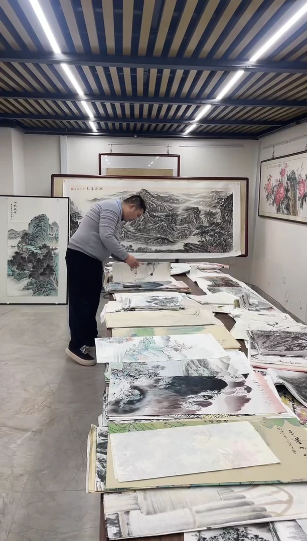 国画融易专属福利-赵君梅花鸟