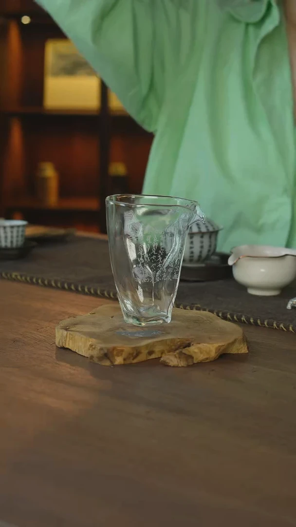 诗文玻璃公道杯..