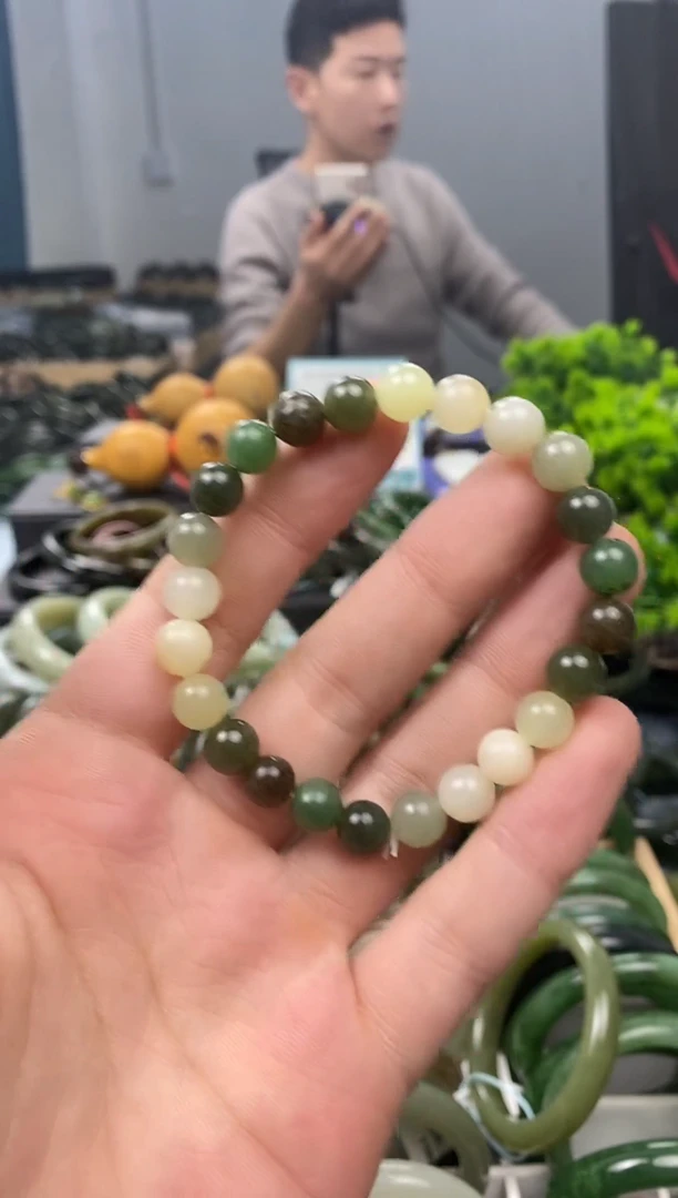 未镶嵌手镯和田玉8mm