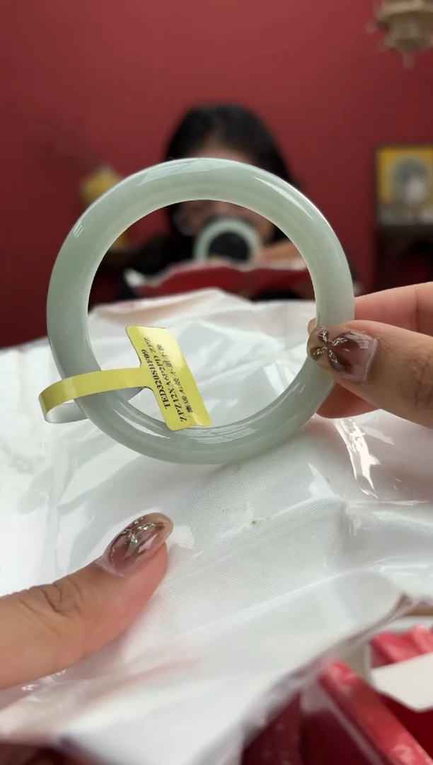 【闪购商品】翡翠手镯（圆镯）未镶嵌2手镯