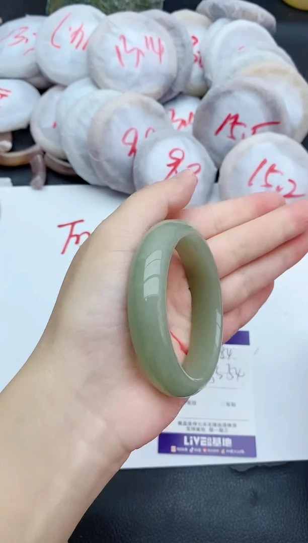未镶嵌手镯石英质玉84+53/54