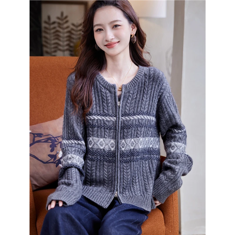 DUCURNO复古绞花羊毛针织衫女秋冬2025新款慵懒气质百搭毛衣开衫