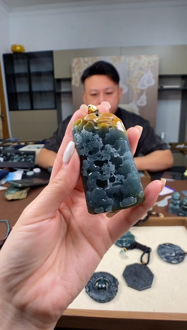 颈饰未镶嵌翡翠 多样性发其一