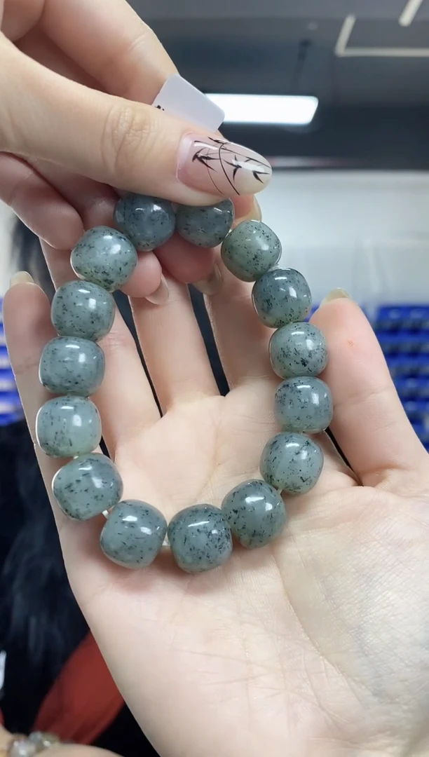 【闪购商品】和田玉手串未镶嵌多样性发其一颜色微差