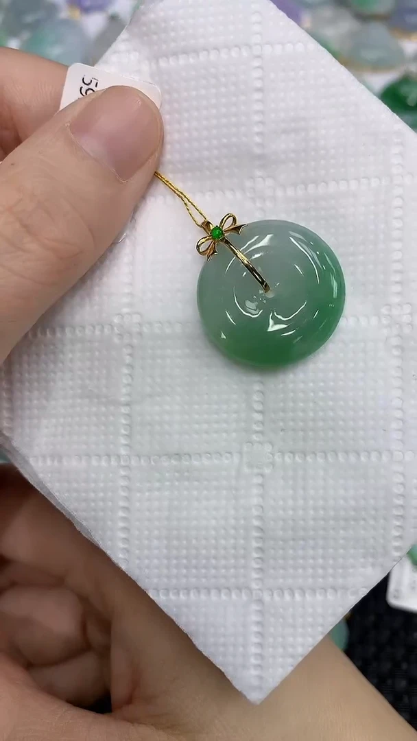 颈饰18K金镶嵌翡翠a货支持复检百元以上9元证书费自理