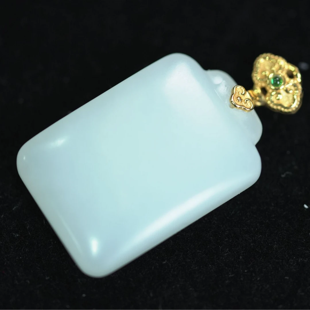 DDW07和田玉白玉无事牌吊坠18K金精美高26.6mm宽17.7mm厚6.5mm