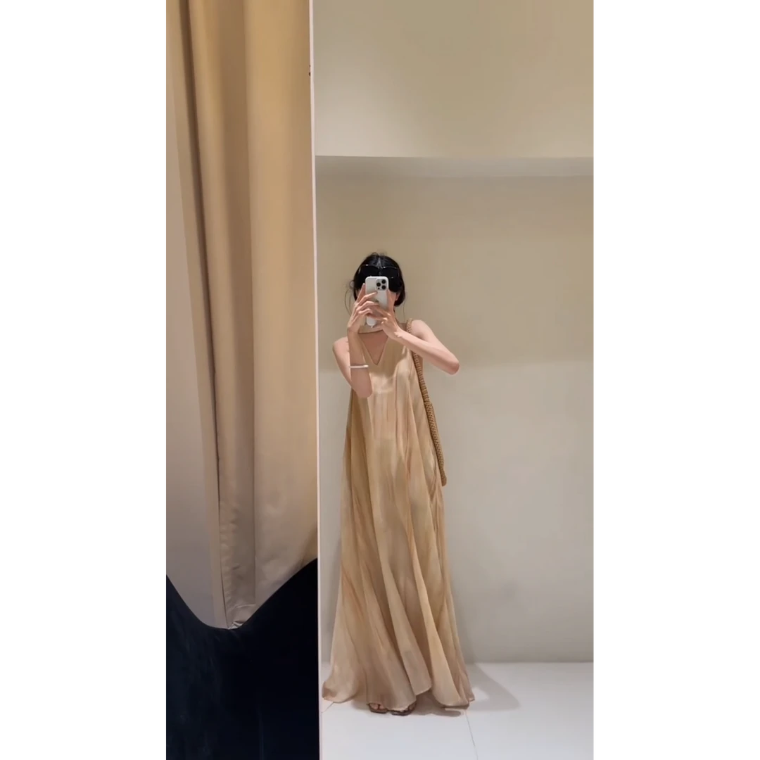 MARIE.COCO海边度假晕染V领挂脖连衣裙宽松遮肚无袖吊带背心长裙