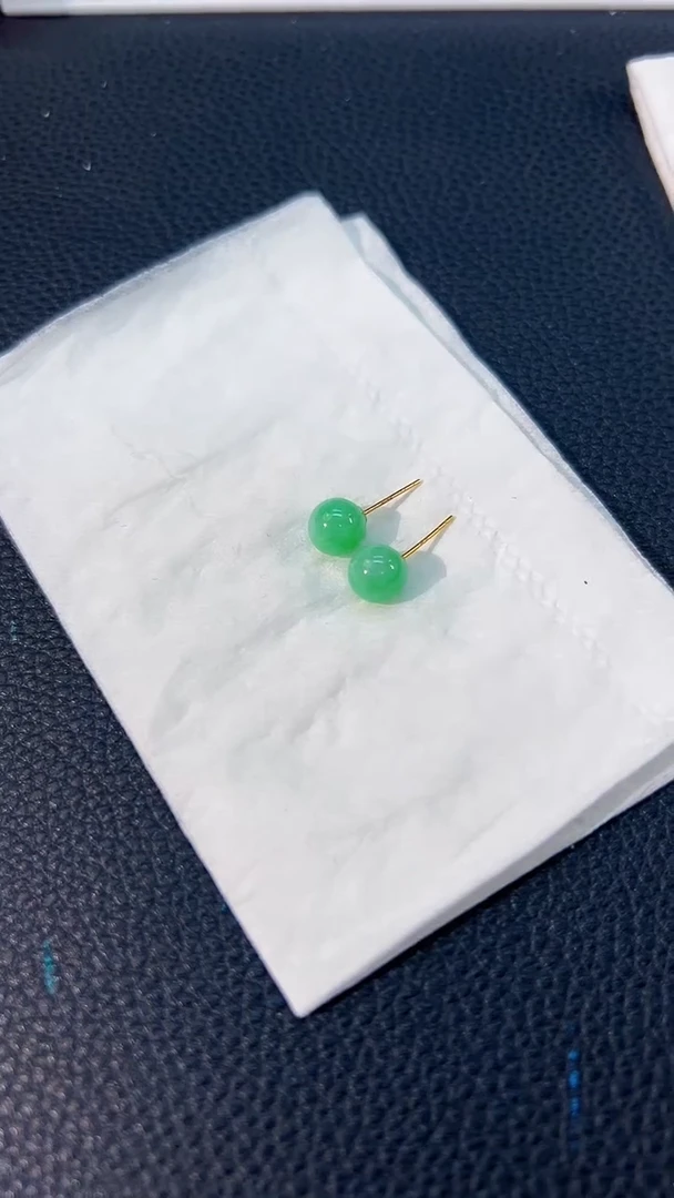 颈饰18K金镶嵌翡翠缅料A货/多样性发货/一件