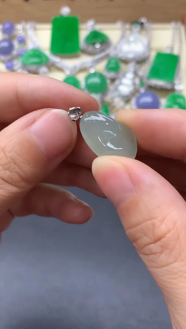 颈饰18K金镶嵌翡翠35-中国好珍宝