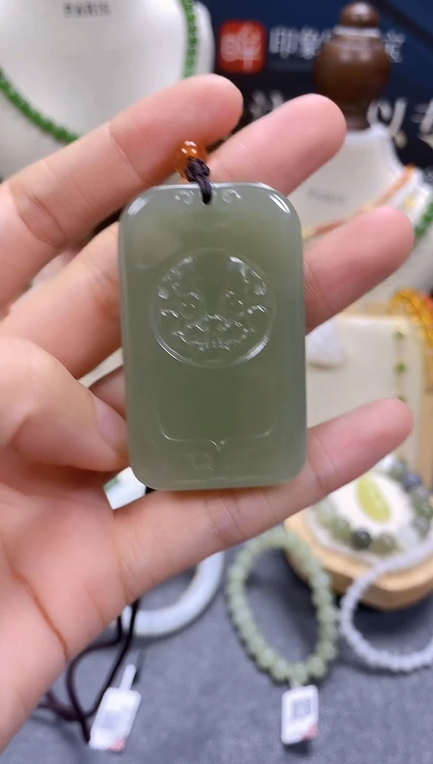 和田玉未镶嵌颈饰cg