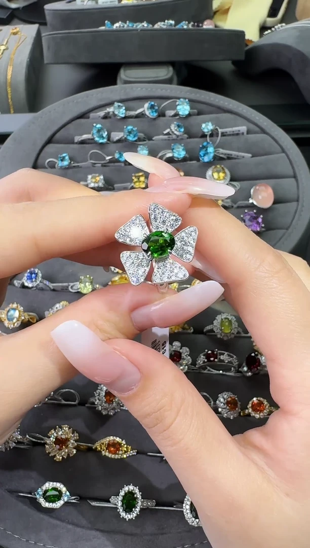 银S925镶嵌透辉石戒指1.0ct【七天鉴赏期】