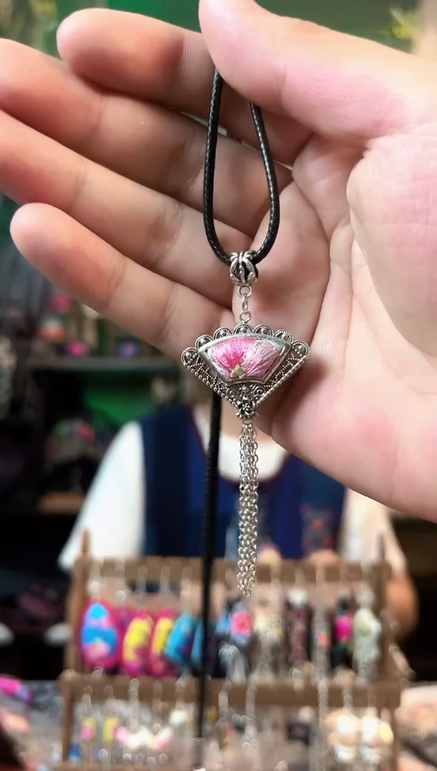 织绣彩云南阁非遗老绣饰品171