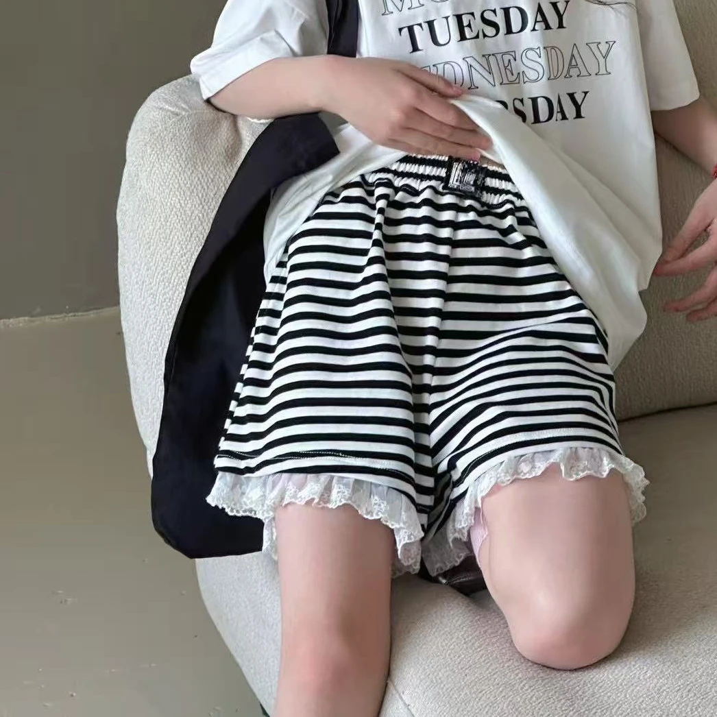 【豪宝贝】2025夏款黑白条纹蕾丝花边短裤5030
