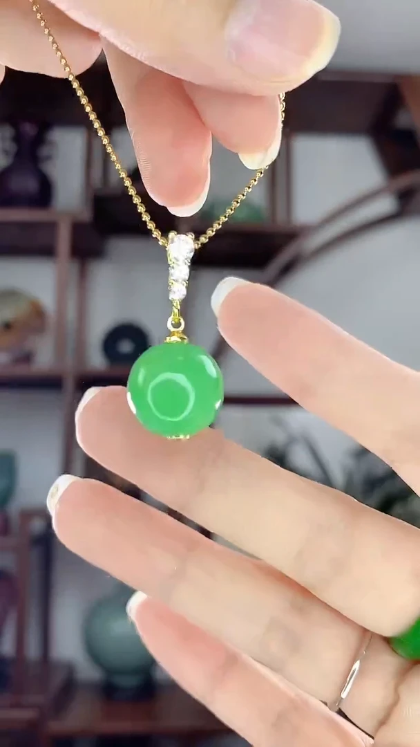 翡翠未镶嵌吊坠(赠链)X2阳绿珠子