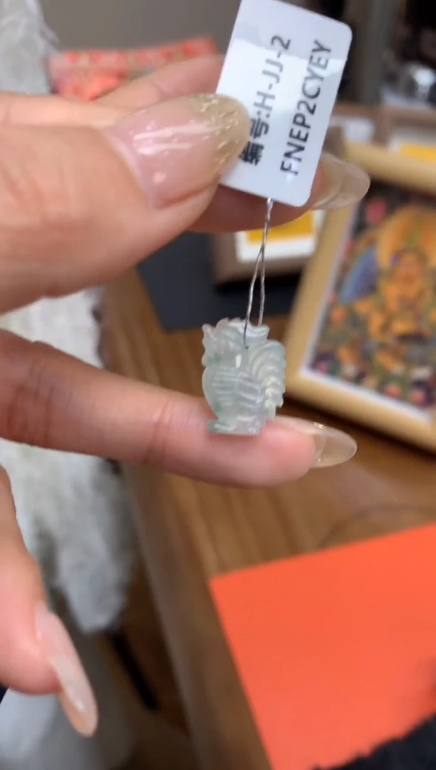 【闪购商品】翡翠颈饰未镶嵌生肖鸡