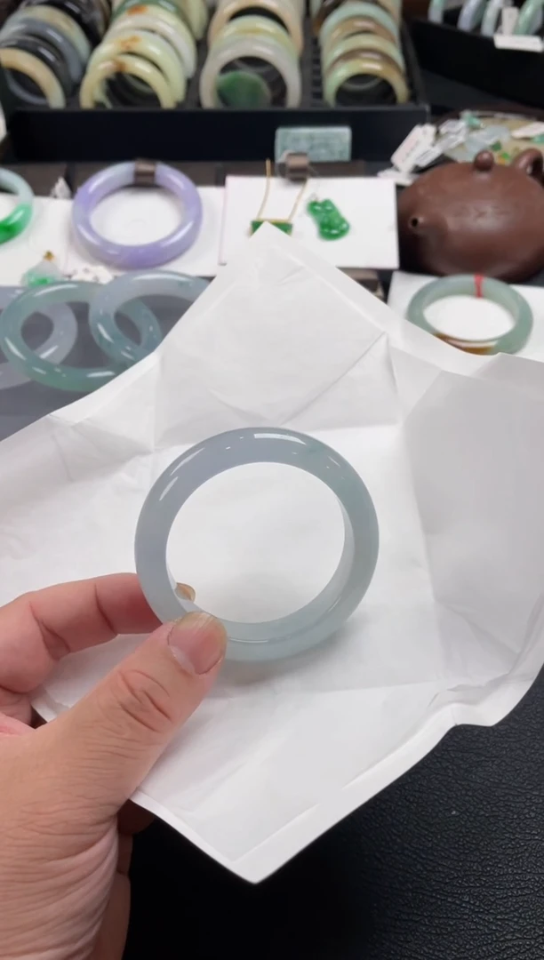 【闪购商品】翡翠手镯未镶嵌手镯