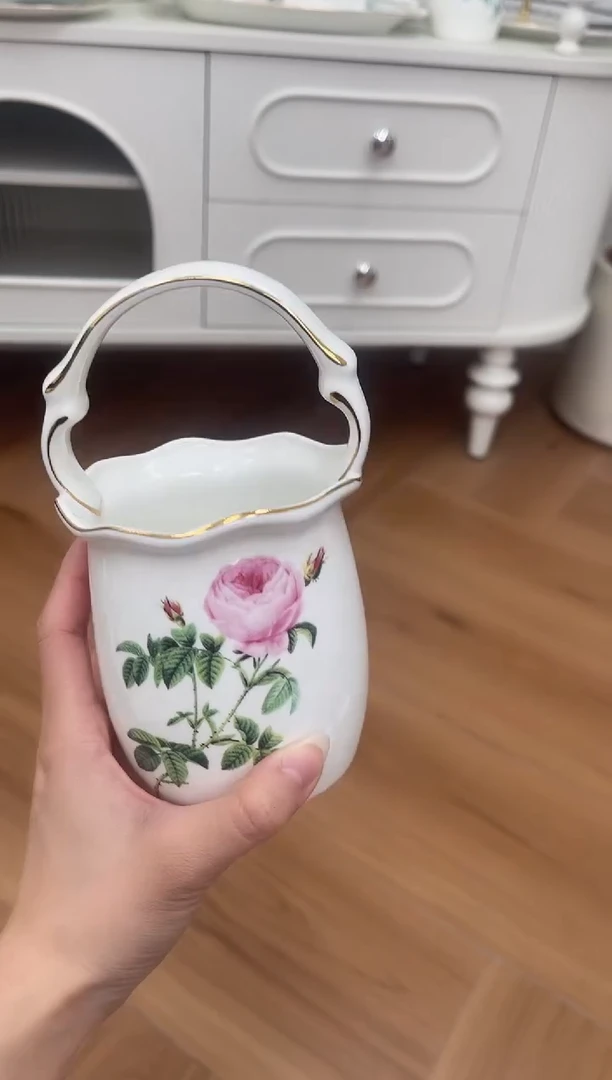 杯玫瑰高骨骨瓷花篮
