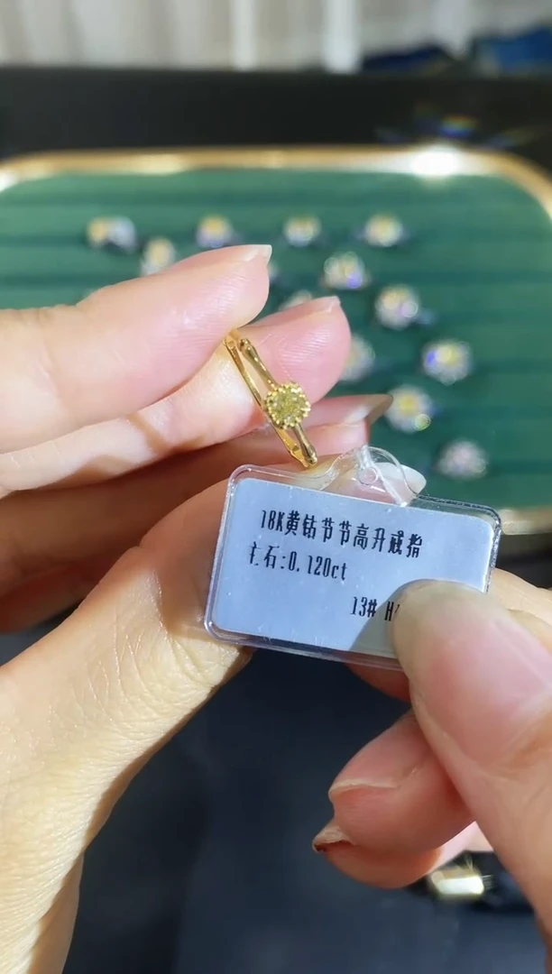 18K金镶嵌戒指钻石321