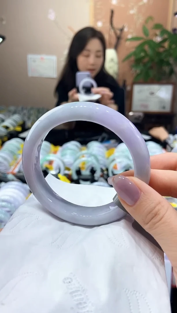 翡翠手镯未镶嵌60.4圈口