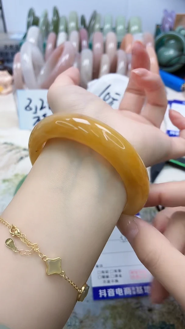 石英质玉手镯未镶嵌304/64