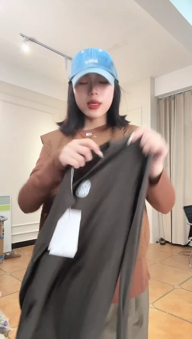 用****心设计师品牌地球TM码