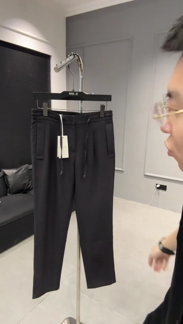 246405  黑色L尺码140-150