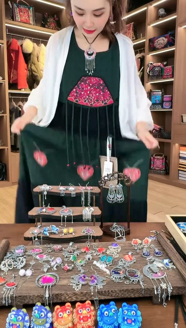 【闪购商品】织绣L515黔东南苗族刺绣+外搭