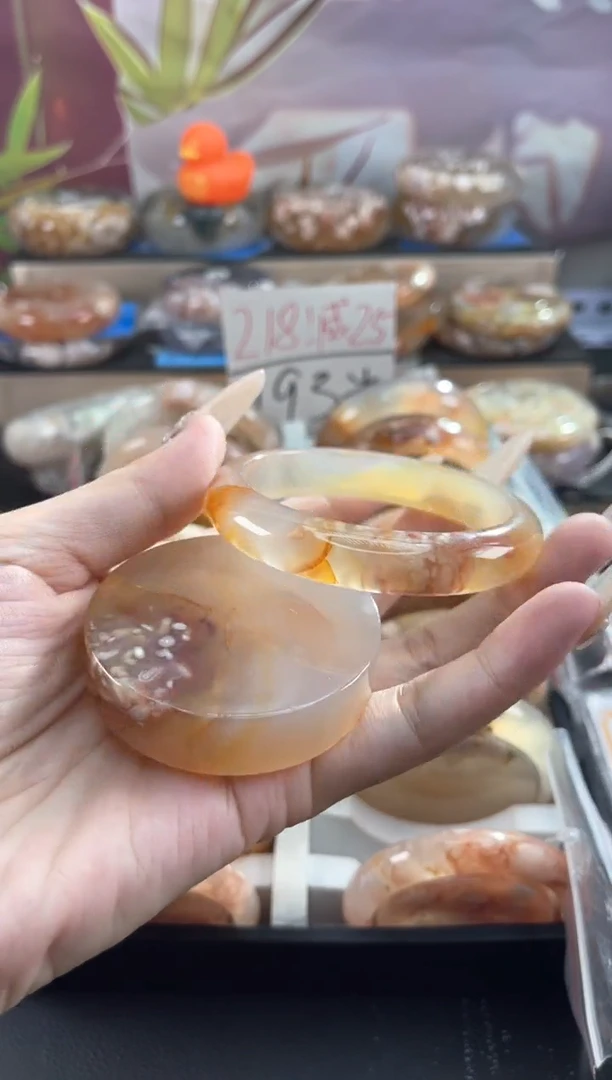 未镶嵌手镯石英质玉56