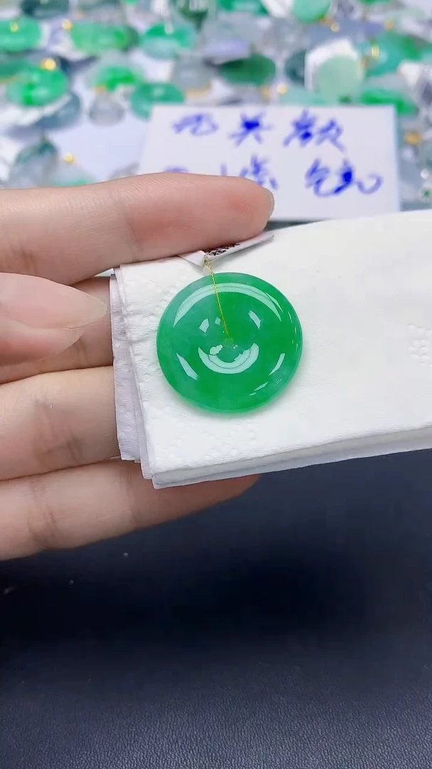 翡翠未镶嵌颈饰天然缅甸a货翡翠