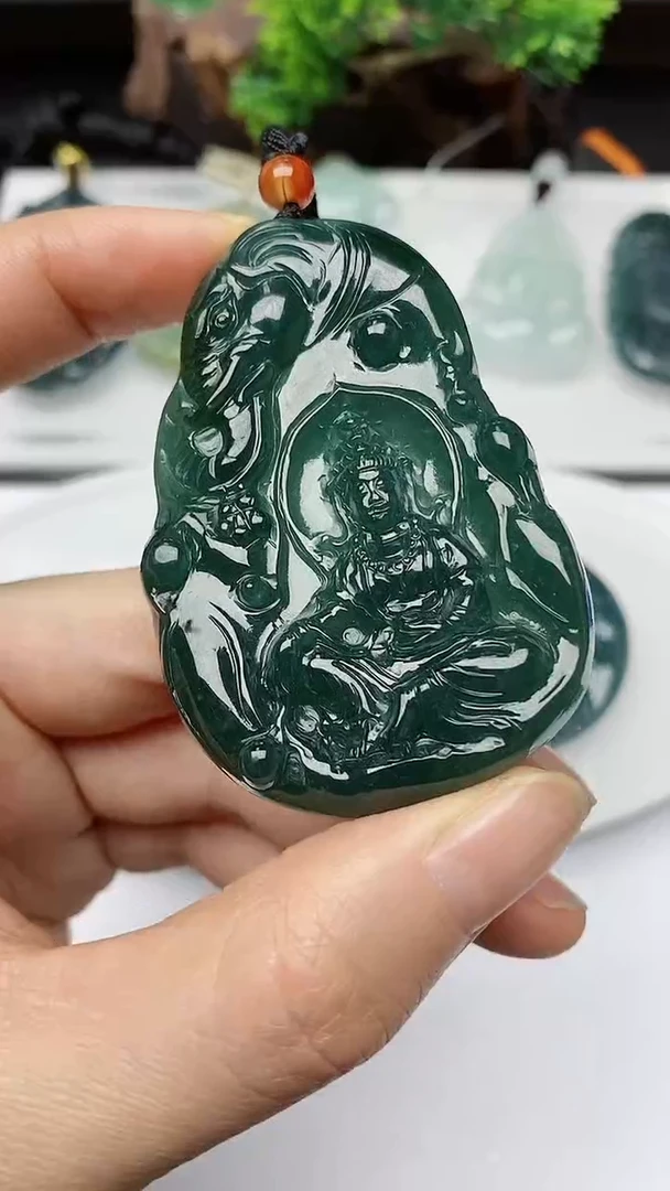 【闪购商品】翡翠颈饰未镶嵌