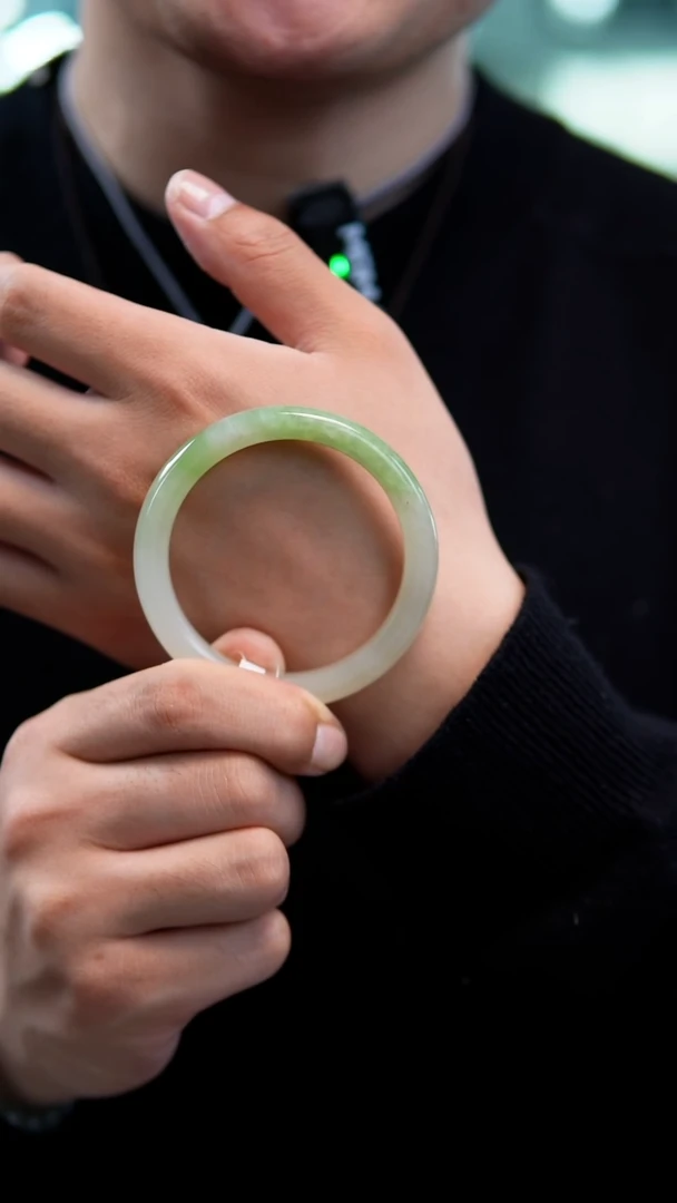 【闪购商品】和田玉手镯未镶嵌54-55半山