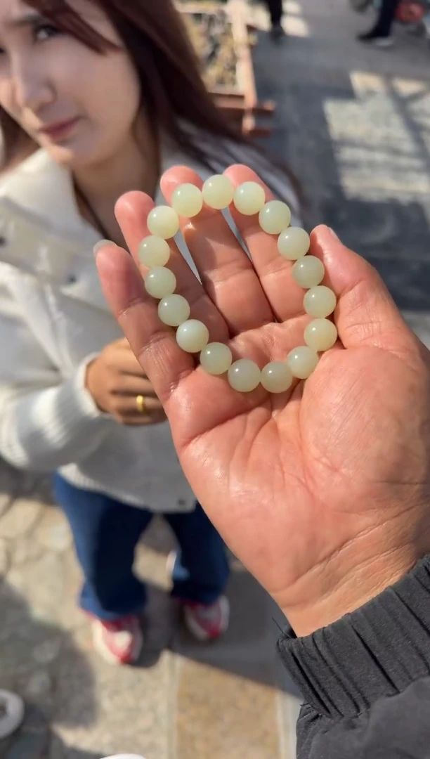 未镶嵌戒指和田玉（糖玉）和田玉