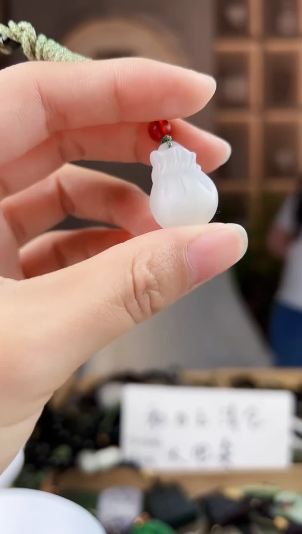 颈饰未镶嵌和田玉拍一发一，多样性发货