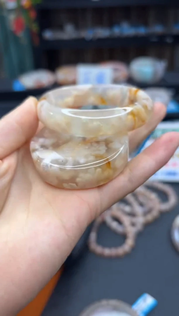 【闪购商品】石英质玉手镯未镶嵌121（55圈贈送鐲心）