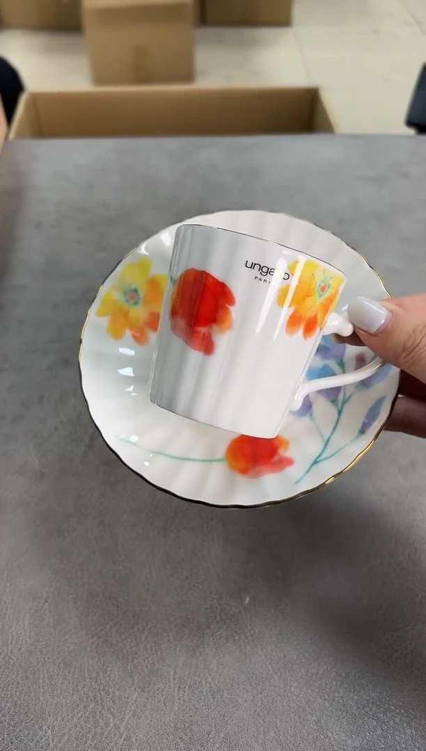 皮小桃瓷器 都是大漂亮