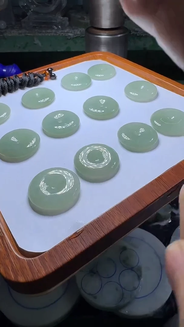 翡翠未镶嵌颈饰平安扣多样性发一件