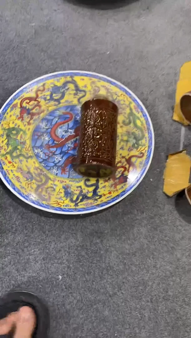 瓷片手工手绘龙凤呈祥瓶