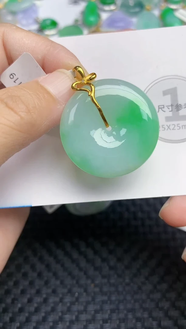 颈饰18K金镶嵌翡翠天然缅甸A货翡翠百元以上9元证书费自理