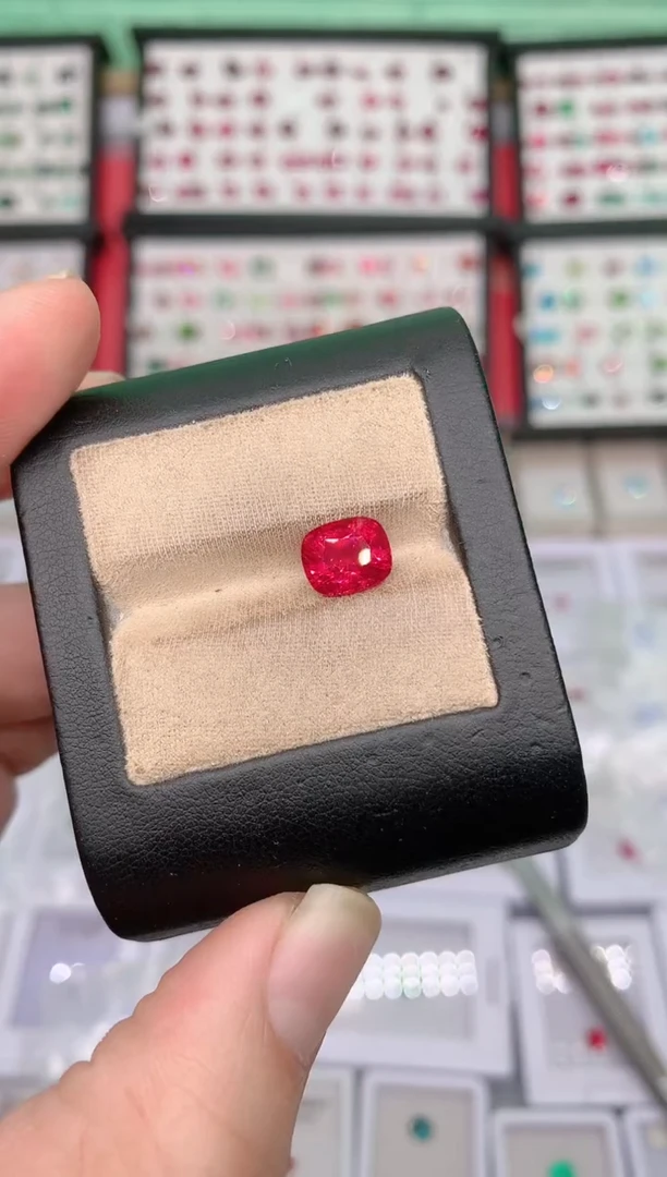 裸石尖晶石2.9ct绝地送吉尔德