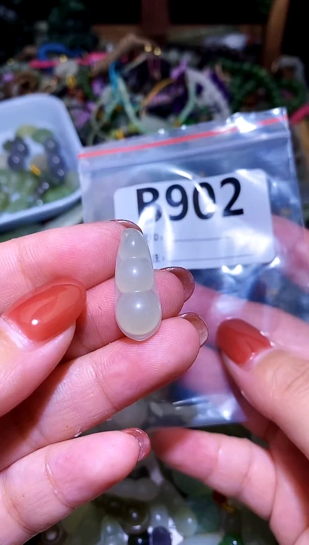 和田玉未镶嵌颈饰1